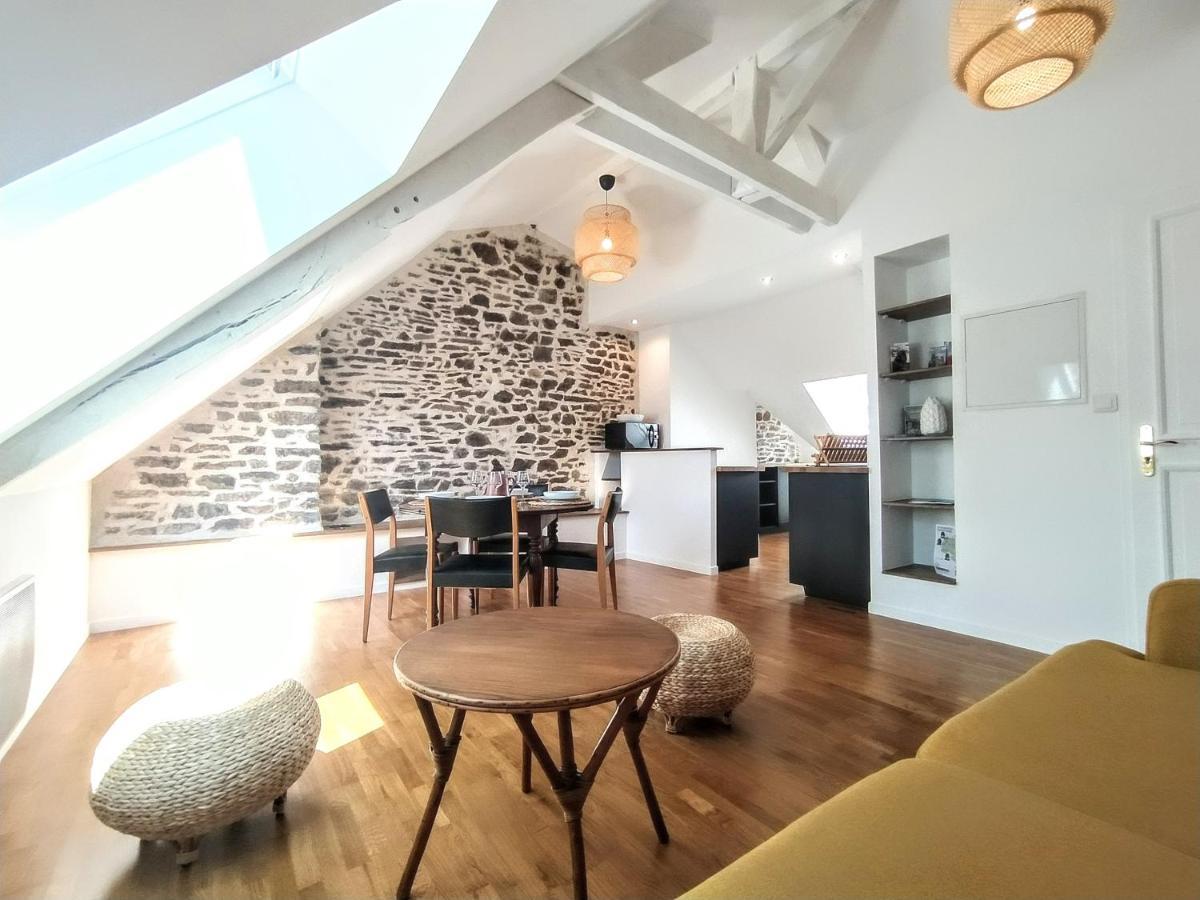 Le Nid - Fougeres Centre Historique Apartment Luaran gambar